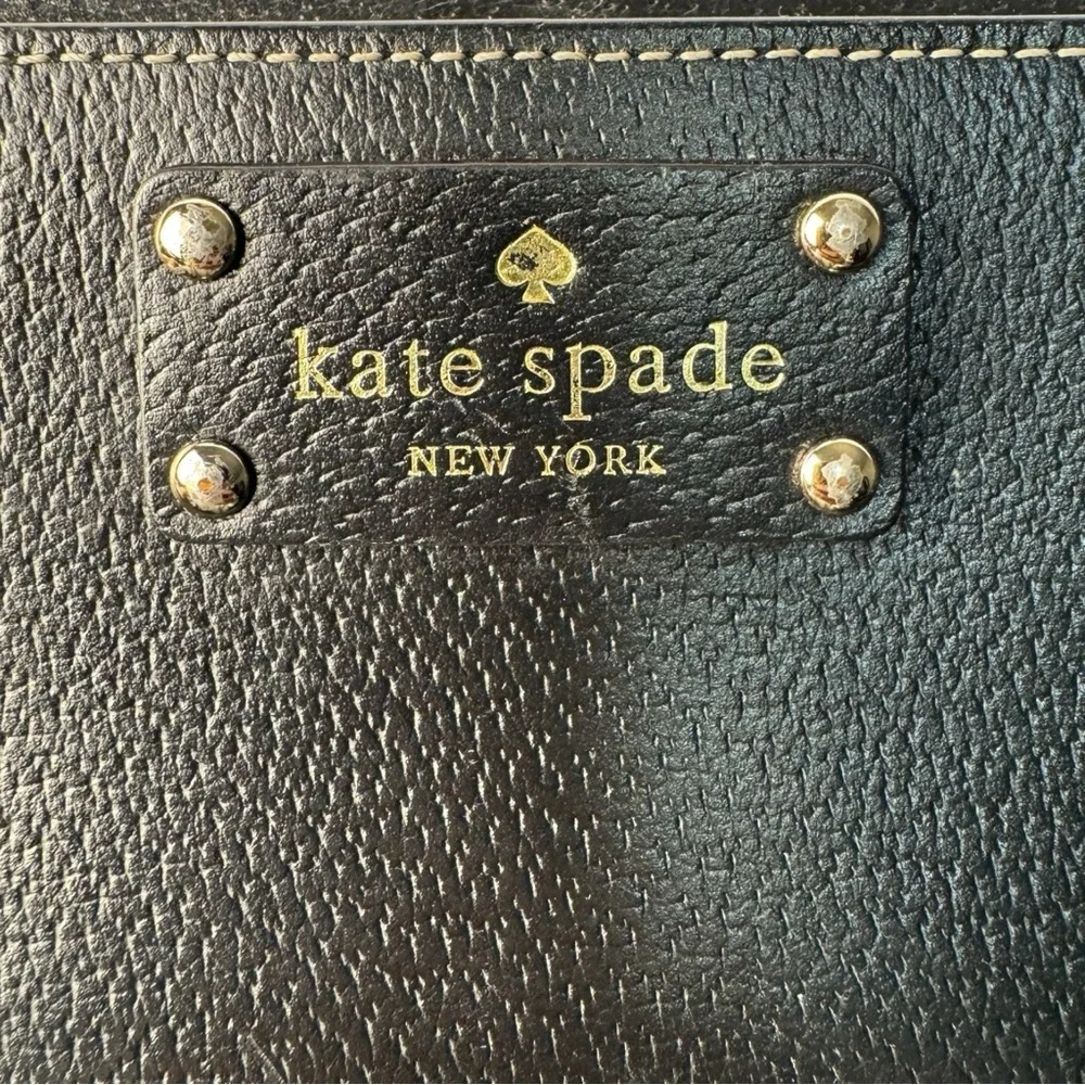 Kate Spade WLRU1779 Wellesley Layton  Black Textured Wristlet Bag Zip Wallet